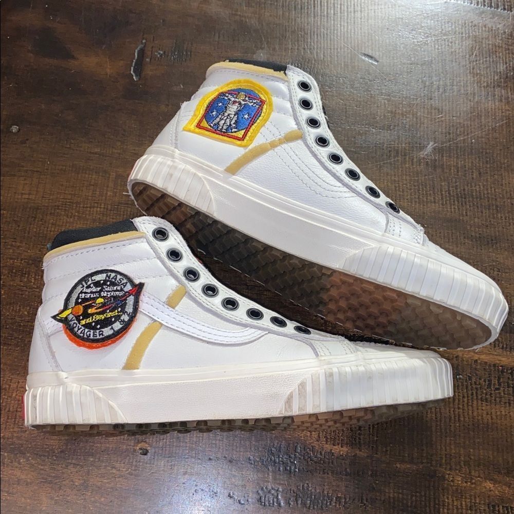 Vans Sk8-Hi 46 MTE DX "Space Voyager"  "True White" colorway, a collab NASA. - Picture 2 of 11